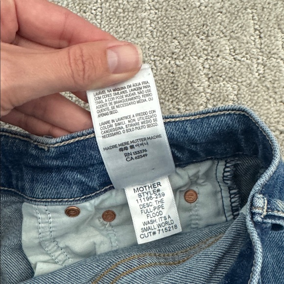 MOTHER Full Pipe Flood Jeans it’s a small world medium wash Size 23 - Picture 12 of 13